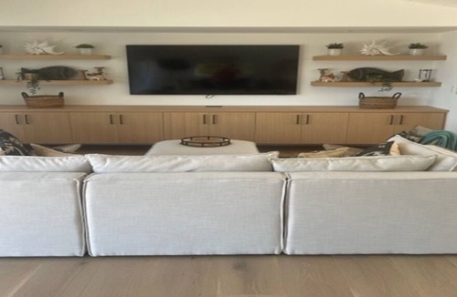 Pacific Palisades House | Luxury Remodeled home just minutes to the Pacific Ocean