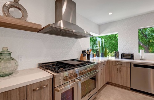 Deep Well Ranch House | Luxury Resort-Style 3BD/2.5BA Compound Near All