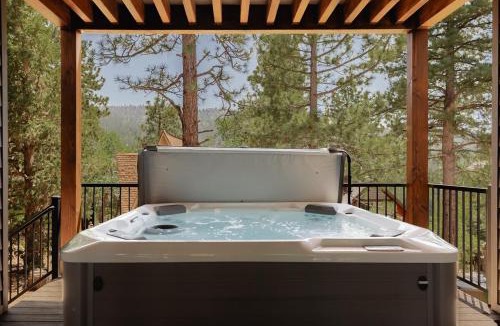 Upper Moonridge House | Luxury Ridgecrest Resort 4BR