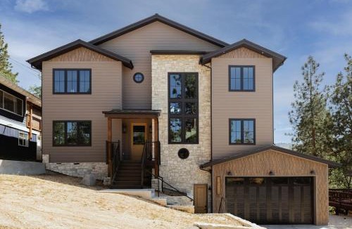Upper Moonridge House | Luxury Ridgecrest Resort 4BR