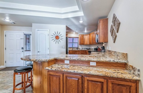 Laughlin Condo | Luxury Riverfront Condo Launch-Dock-Pool-Spa