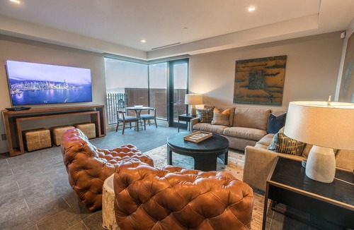 Ivins Apartment | Luxury Service KG Suite in Private Villa-Sleeps 4 -Daily HK
