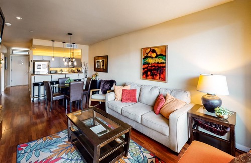 Chelan Condo | Luxury Suite w/Balcony, Mountain & Lake Views, Pool/Hot Tub, 2 Parking Spaces