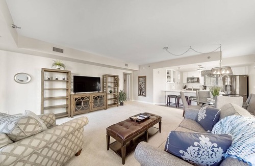 Lake Las Vegas Condo | Luxury Suite: Wake to Lake & Pool Views