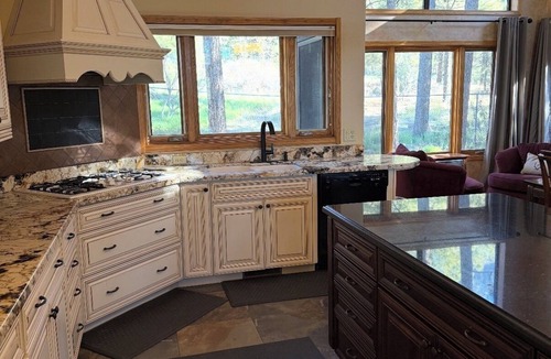 Swiss Manor House | Luxury Swiss Manor on Mount Elden -2250sq ft, 3 Bed, 2 Bath, Direct Trail Access