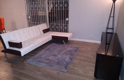 Paradise House | luxury townhouse near the strip - very modern