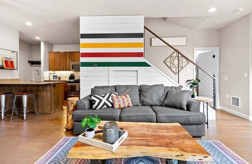 Eugene House | Luxury Vacation Home Rental in Eugene, Oregon: Unwind in Style