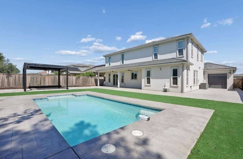 Lodi House | Luxury Wine Country Retreat 4BR w/Private Pool