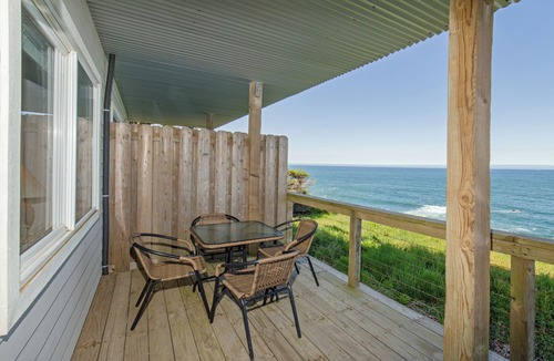 Shelter Cove Condo | Magnificent by OceanviewHotTubs Shelter Cove, CA