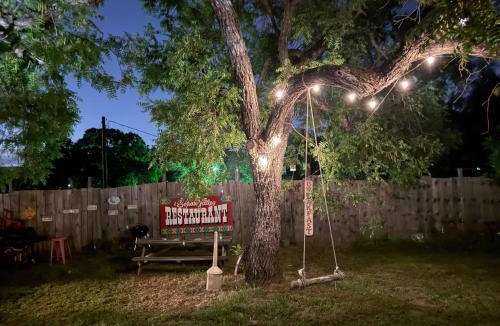 Dunlap Other | Mai Tai Tiki Camper Near Sequoia & Kings Canyon