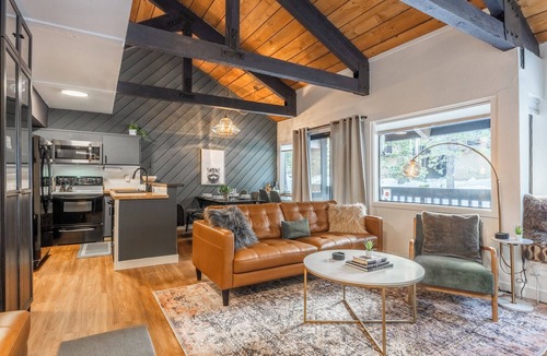 Majestic Pines Condo | Majestic Walk to Village Getaway W/Pool&Spa 616