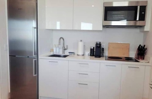 Western Malibu Apartment | Malibu Everafter 2 Adjoining guest apartments sleeps 8