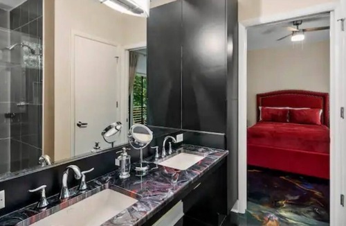 Los Angeles County Condo | Malibu Mid-Century Modern Luxury retreat home