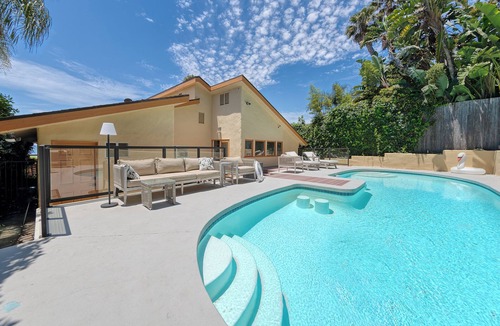 Eastern Malibu House | Malibu Ocean View Contemporary House with Pool