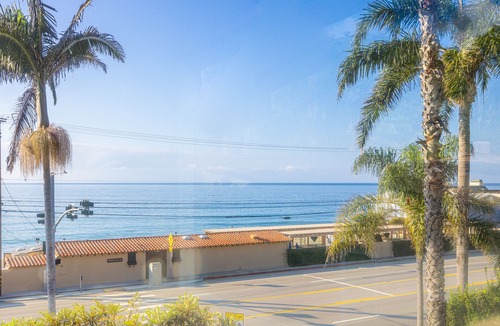 Eastern Malibu House | Malibu Ocean View Contemporary House with Pool