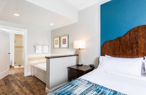 Lakeside Park Resort | Marriott Timber Lodge 1 Bedroom Unit Sleeps 4