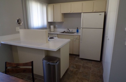 Bridlemile Apartment | Marvelous 2-bedroom Cedarbrook apartment Near Hillsdale & Multnomah Village