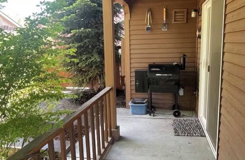 Old Farm District House | Marvelous 4-bedroom house in Bend perfect for your getaway