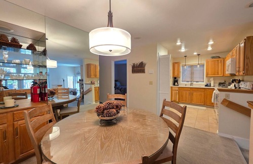 Incline Village Apartment | McCloud Condo | Community Hot Tub | Deck | BBQ