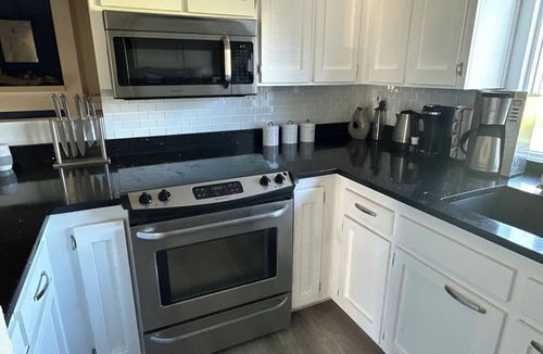 Oak Harbor House | Memorable Ocean View Sunsets Near Beach & Town Vacation Escape w Activities
