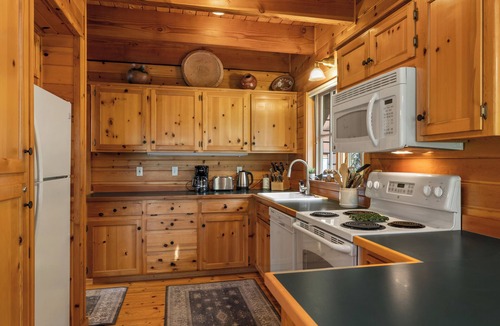 Camp Sherman Cabin | Metolius River Resort Cabin 2 – Nature Escape