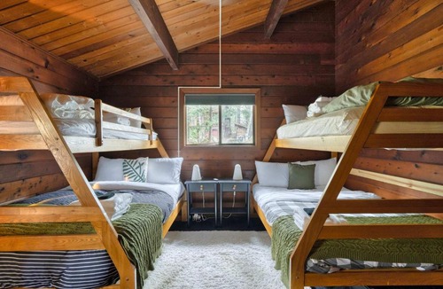 Rhododendron House | Mid-century Cabin Hideaway - Hot Tub & Fire Pit