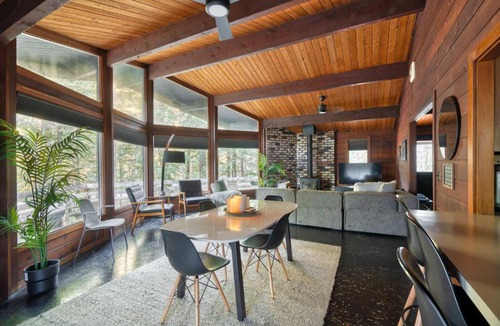 Rhododendron House | Mid-century Cabin Hideaway - Hot Tub & Fire Pit