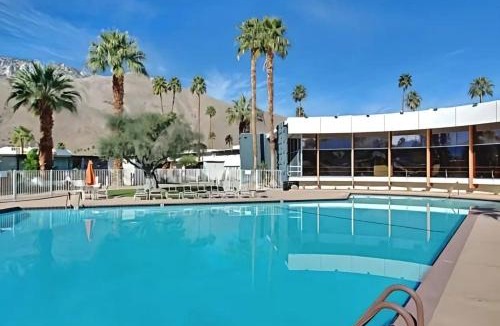 Twin Palms House | Mid-Century Pad - Ocotillo Lodge