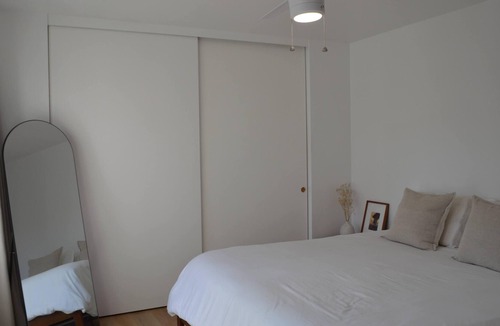Cardiff-by-the-Sea Condo | Mid-Century Beach Lifestyle