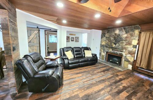 West Village House | Miners Suite-Centrally Located in Shaver Lake