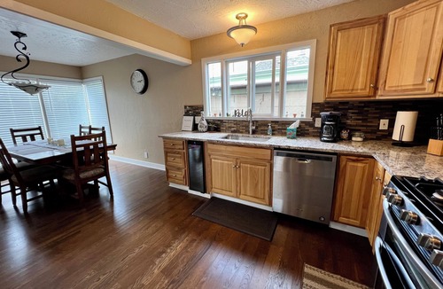 Coos Bay House | Mingus Park Place - Coos Bay