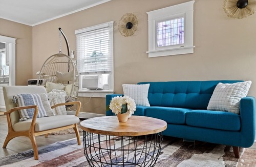 Alamitos Beach Apartment | Mins to Shoreline Village - Fire pit - Arcade - Long Beach Summer Getaway!