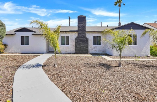 North Hollywood House | Minutes away from Universal Studios Hollywood with a huge pool