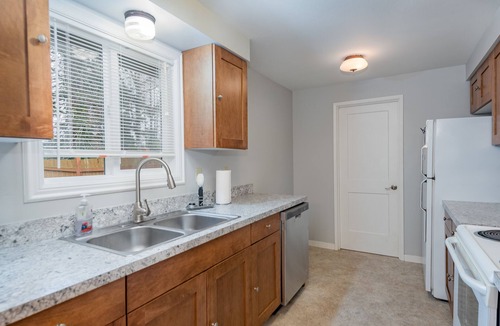 Marietta-Alderwood House | Minutes to Airport, Waterfront and Downtown Sleeps 6