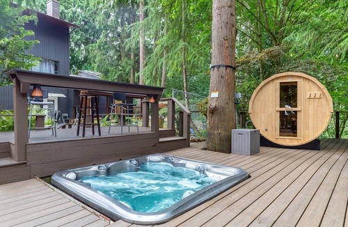 Silver Lake Cabin | Mirror Dome · Luxury Dome Near Seattle | Hot Tub & Sauna