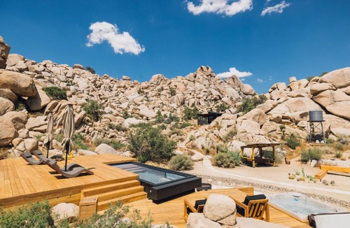 Pioneertown House | Mod West Ranch: 5-acre Boulder Playground