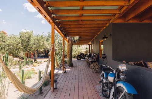 Pioneertown House | Mod West Ranch: 5-acre Boulder Playground
