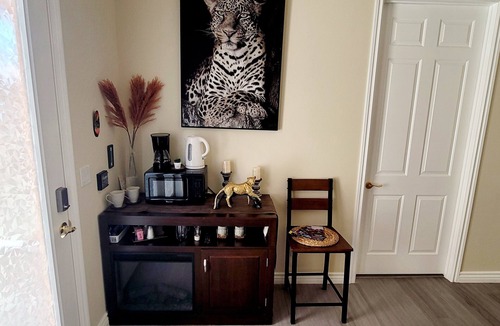 Wyeth Ranch Apartment | Modern 1 bedroom private suite - FREE parking on premises