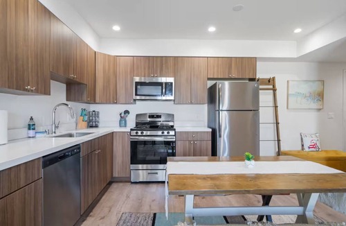 Pico-Union Apartment | Modern 1BR Retreat with Balcony & City Views in Central LA