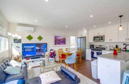 National City House | Modern 3-Bed 3-Bath w King Bed, Crib, near San Diego Gaslamp, Downtown, Beach!