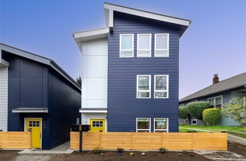 South Park House | Modern 3-bedroom townhome with AC close to Downtown Seattle