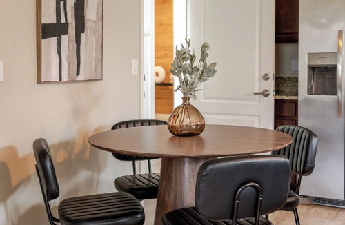 Reno House | Modern 5BR, Hot Tub, Casita, Mt Rose-Tahoe 30 min