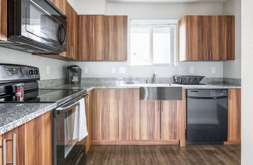 Vancouver Apartment | Modern Apartment in Prime Location (ID4517)