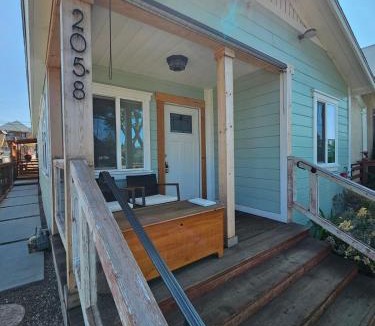 Logan Heights House | Modern Charming Steps From Downtown Family Friendly Gated Private Driveway Parking Conventions,Petco Park,Rady Shell, Gaslamp, Beaches, Zoo,Balboa Park