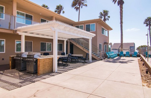 South Oceanside Condo | Modern condo near the beach with ocean views & garage parking