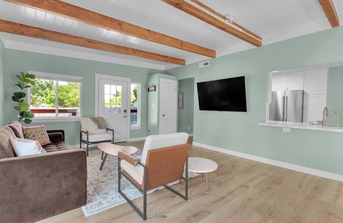 Freestone House | Modern Country Home | Near Downtown & Bike Trail