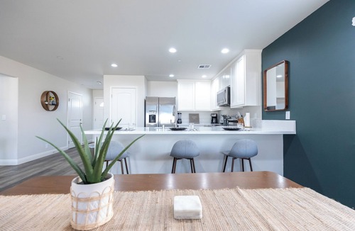 Ridgecrest House | Modern Desert Escape + EV Charging!