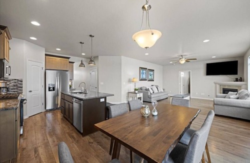 Kennewick House | Modern Family Friendly House