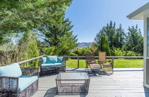 Reno House | Modern Getaway for 11- Hot Tub, Games, Gym