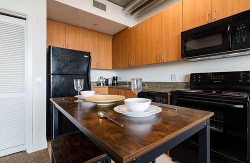 East Village Apartment | Modern High-rise Studio near Gaslamp in San Diego